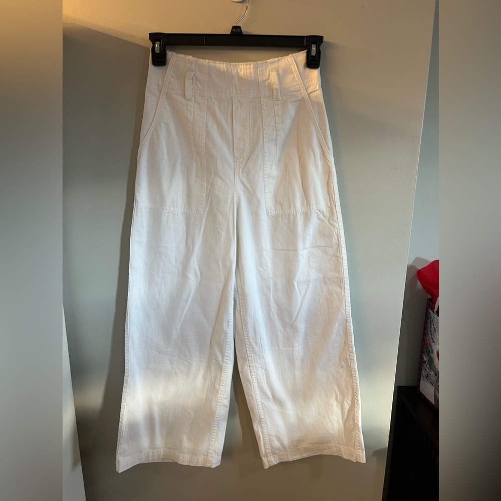 100% cotton women’s American Eagle size small white wide leg pants